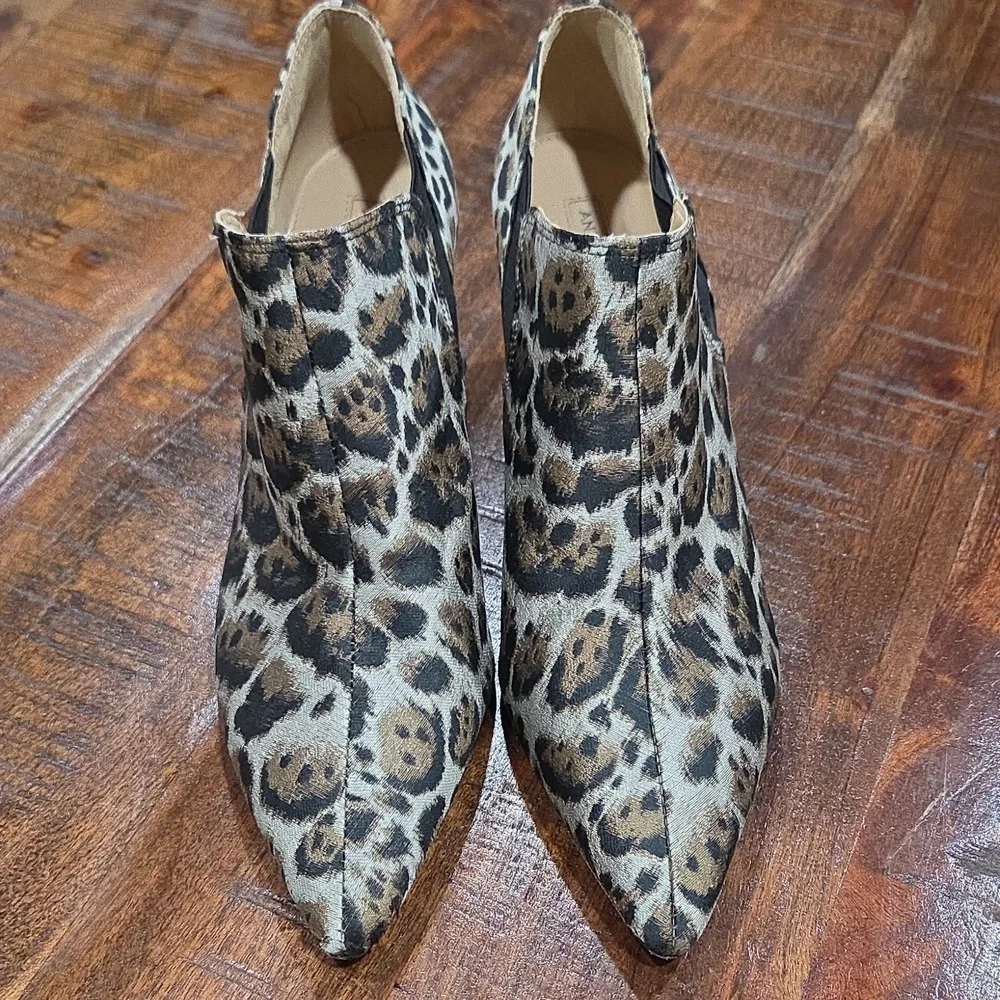 ANTONIO MELANI Leopard Pattern Ankle Booties Size 7.5